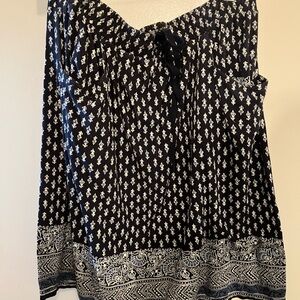 Max Studio Black and White Patterned Blouse